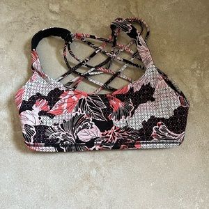 Lululemon free to be wild - sports bra